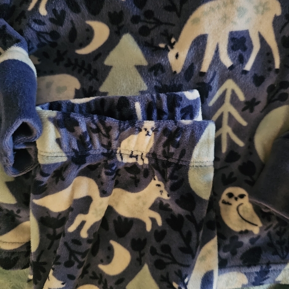 Cat & Jack Blue Animal Print Pajama Set - Picture 6 of 11